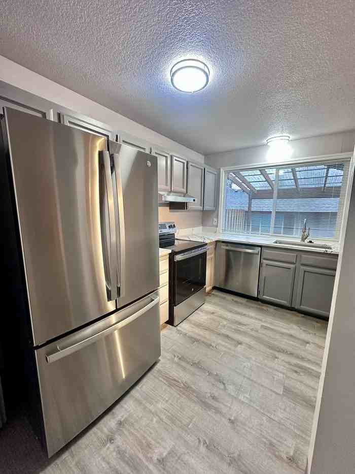 14270 Sw Daphne St - Photo 6 of 26