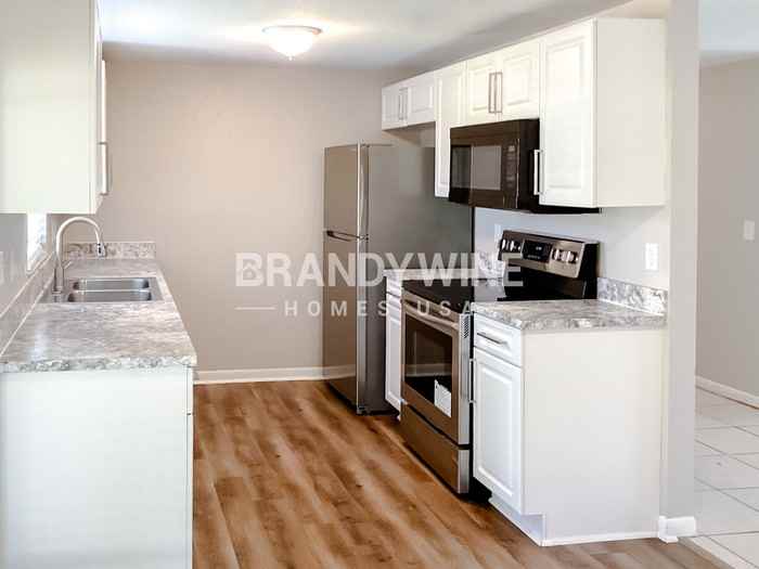 3613 Wisperbreath Ln - Photo 4 of 14