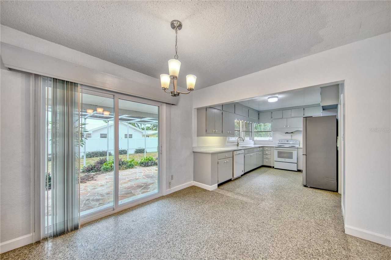 106 15th St - Photo 3 of 20