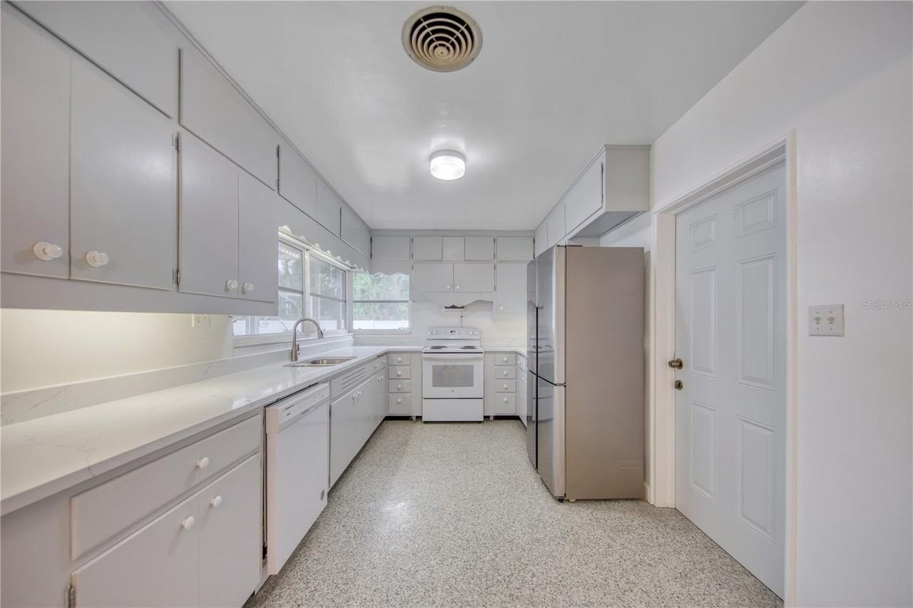 106 15th St - Photo 5 of 20