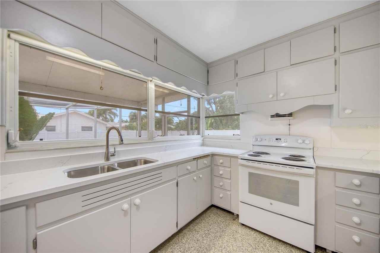 106 15th St - Photo 6 of 20