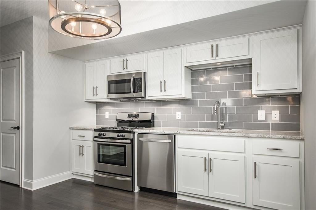 338 7th St Ne - Photo 3 of 11