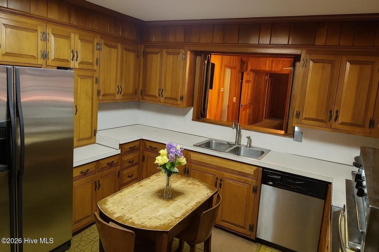 212 Eagle Branch Rd - Photo 2 of 6