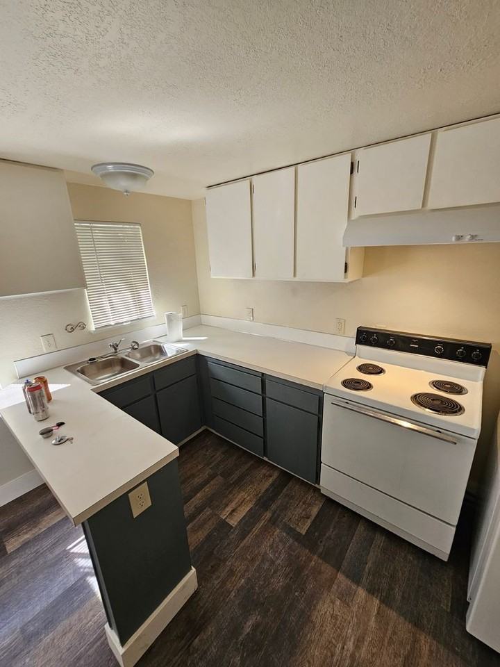 1260 Ne Purcell Blvd - Photo 3 of 5