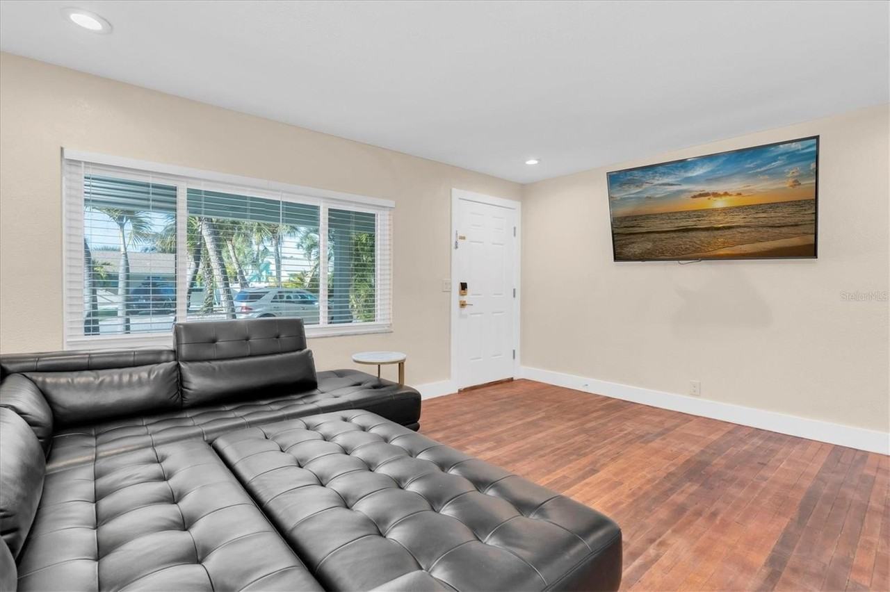 518 77th Ave - Photo 6 of 39