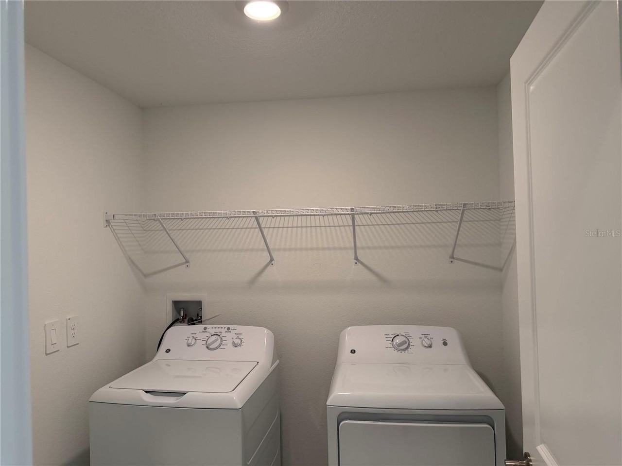 1629 Tropical Oasis Ave - Photo 7 of 37