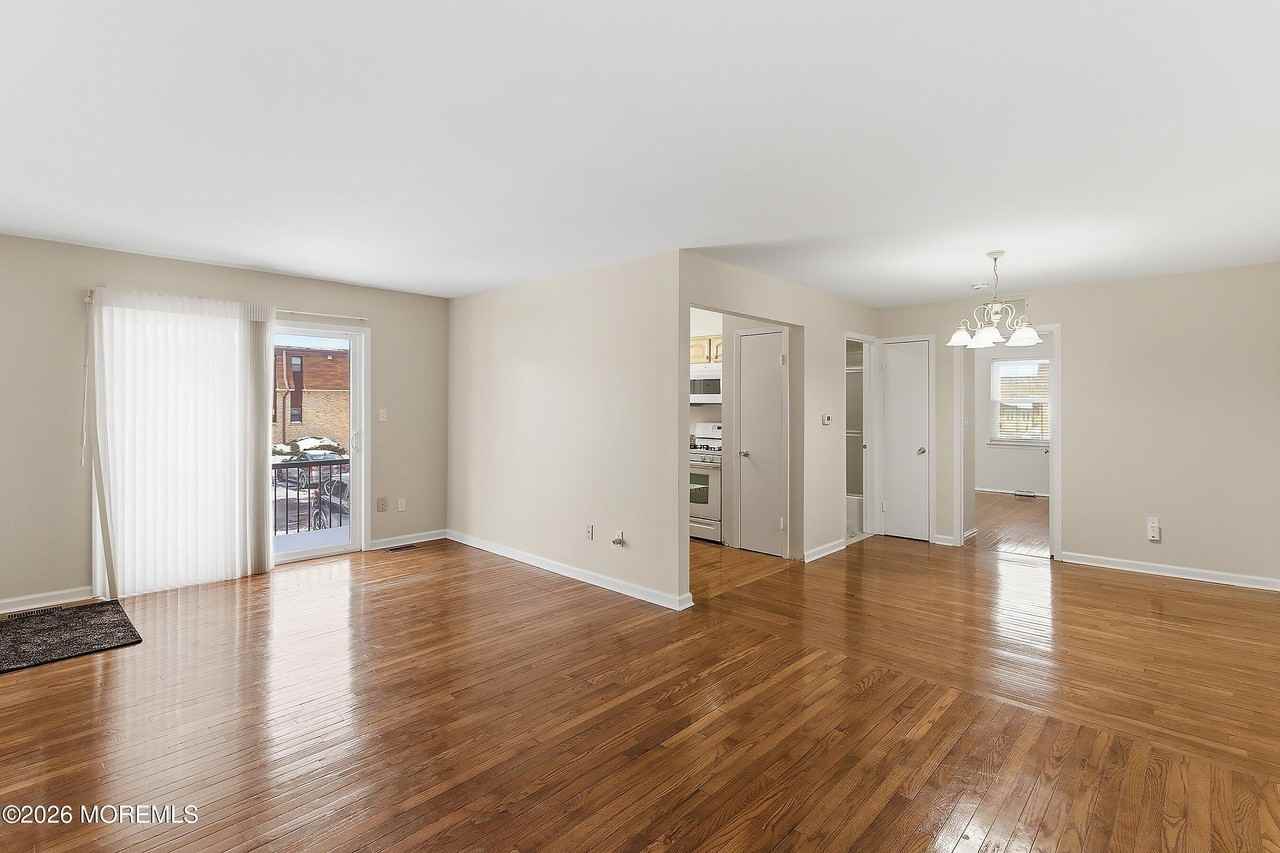 1201 Normandy Ct - Photo 3 of 17