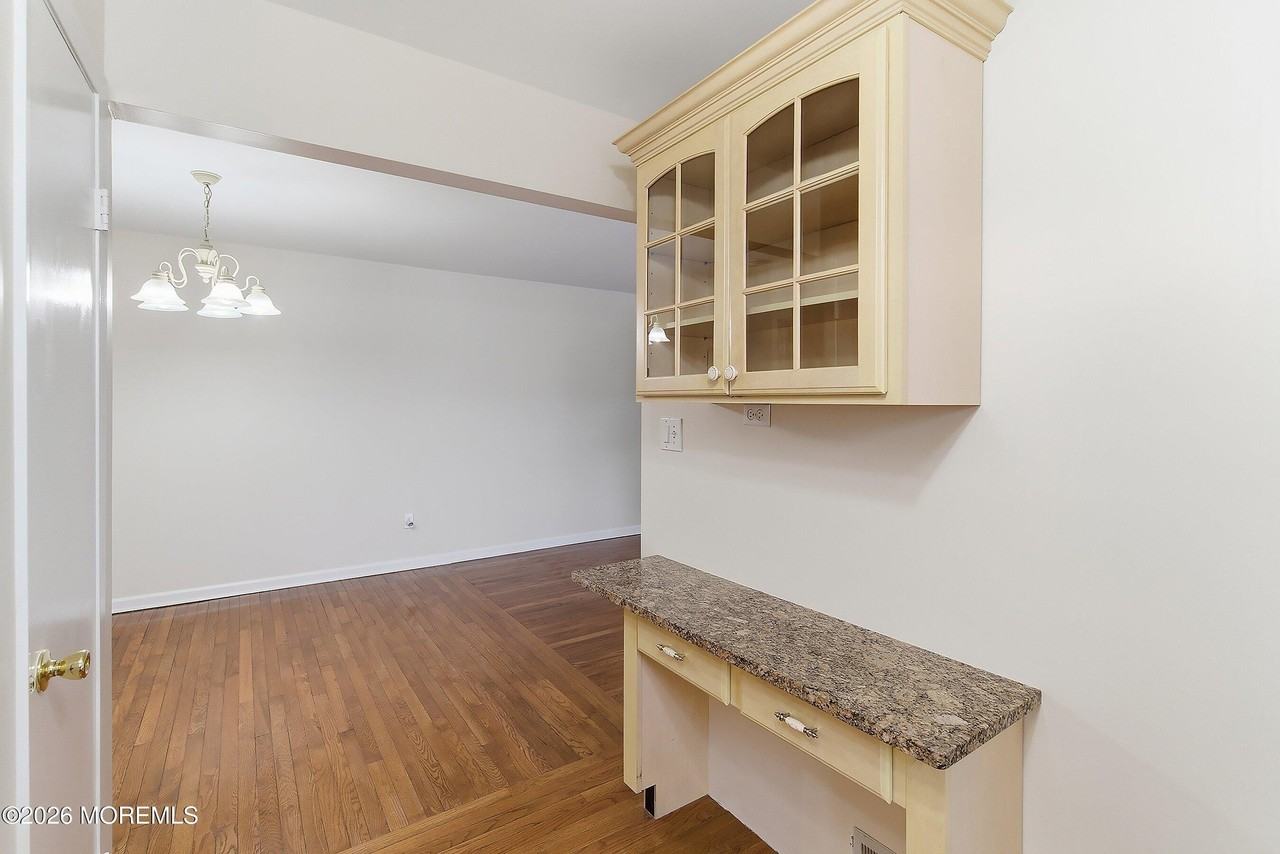 1201 Normandy Ct - Photo 6 of 17