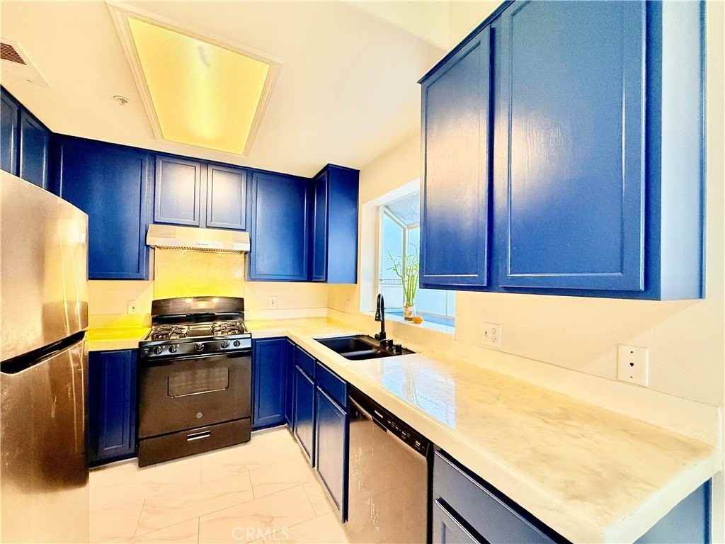 319 W Duarte Rd #A - Photo 4 of 15