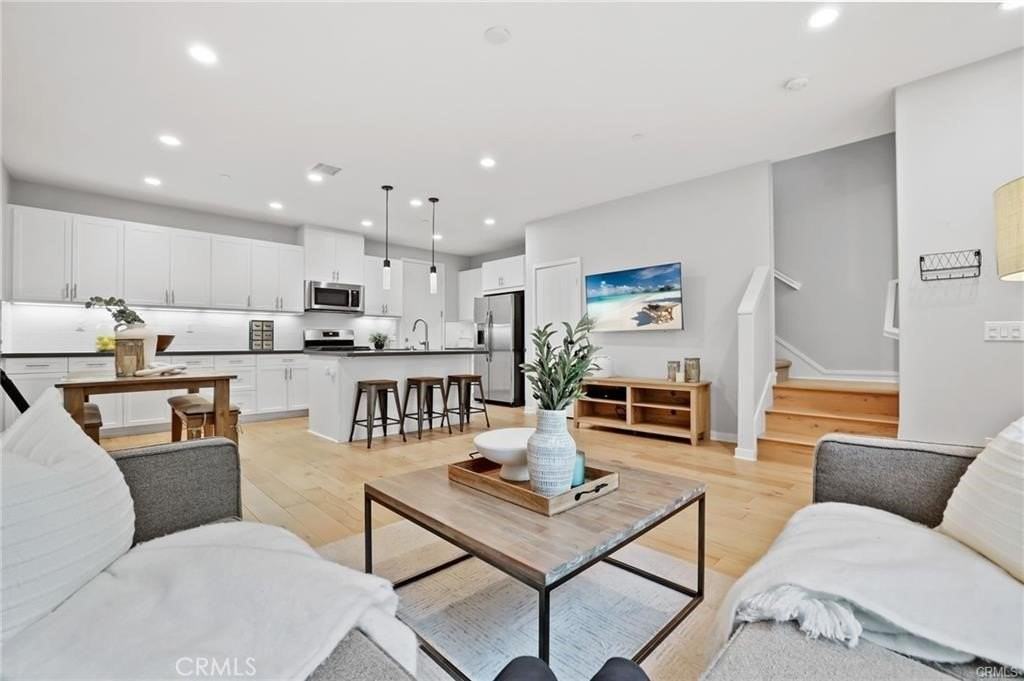 39 Savannah - Photo 2 of 43