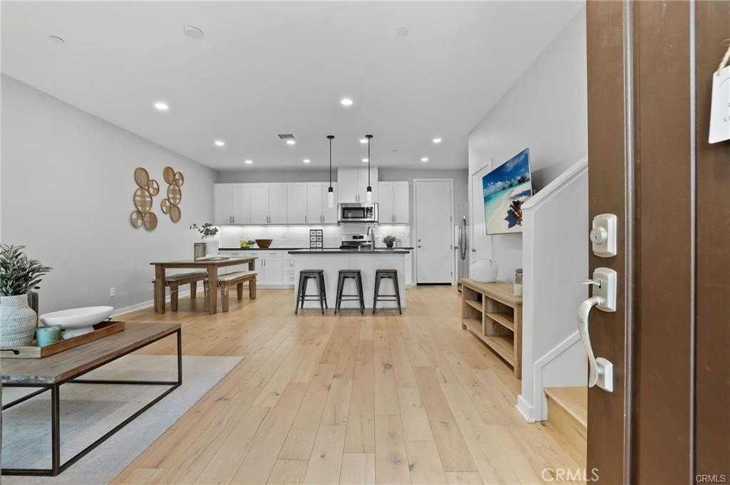 39 Savannah - Photo 4 of 43