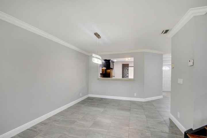 1105 Maplewood Drive - Photo 7 of 9