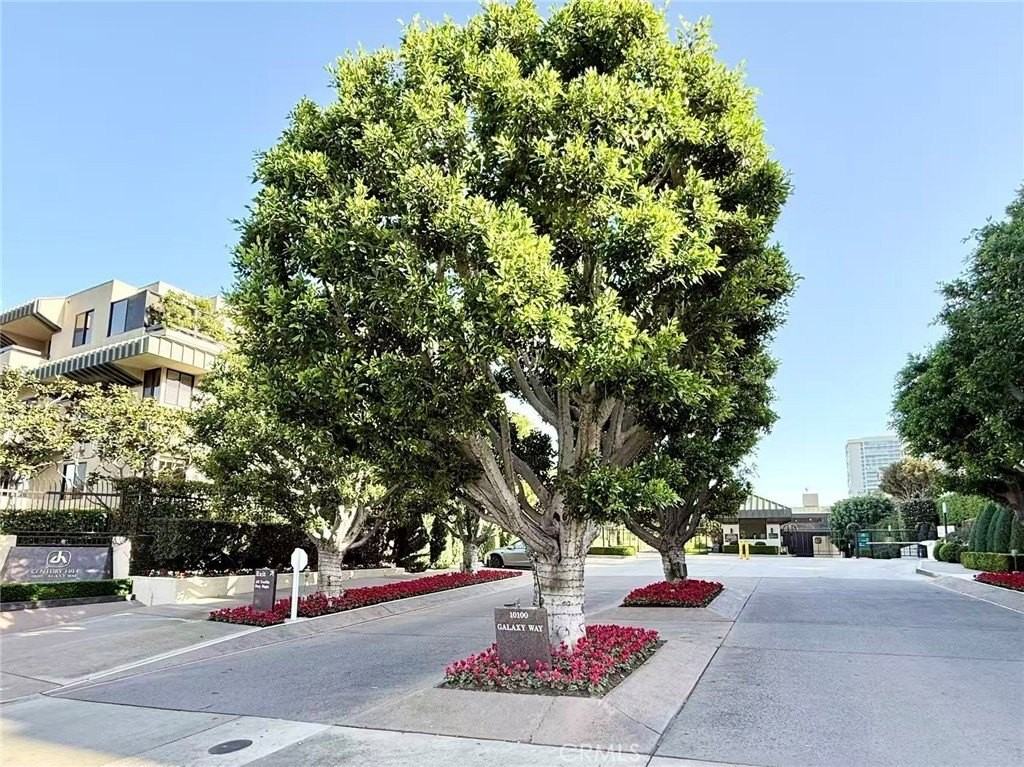 2306 Century Hl - Photo 2 of 34