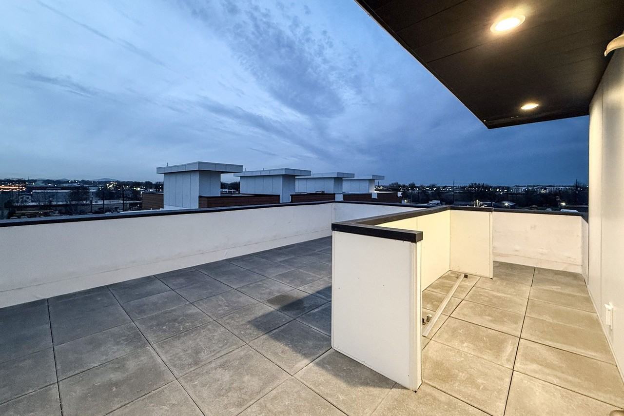 The Towns On Elm - Photo 6 of 6