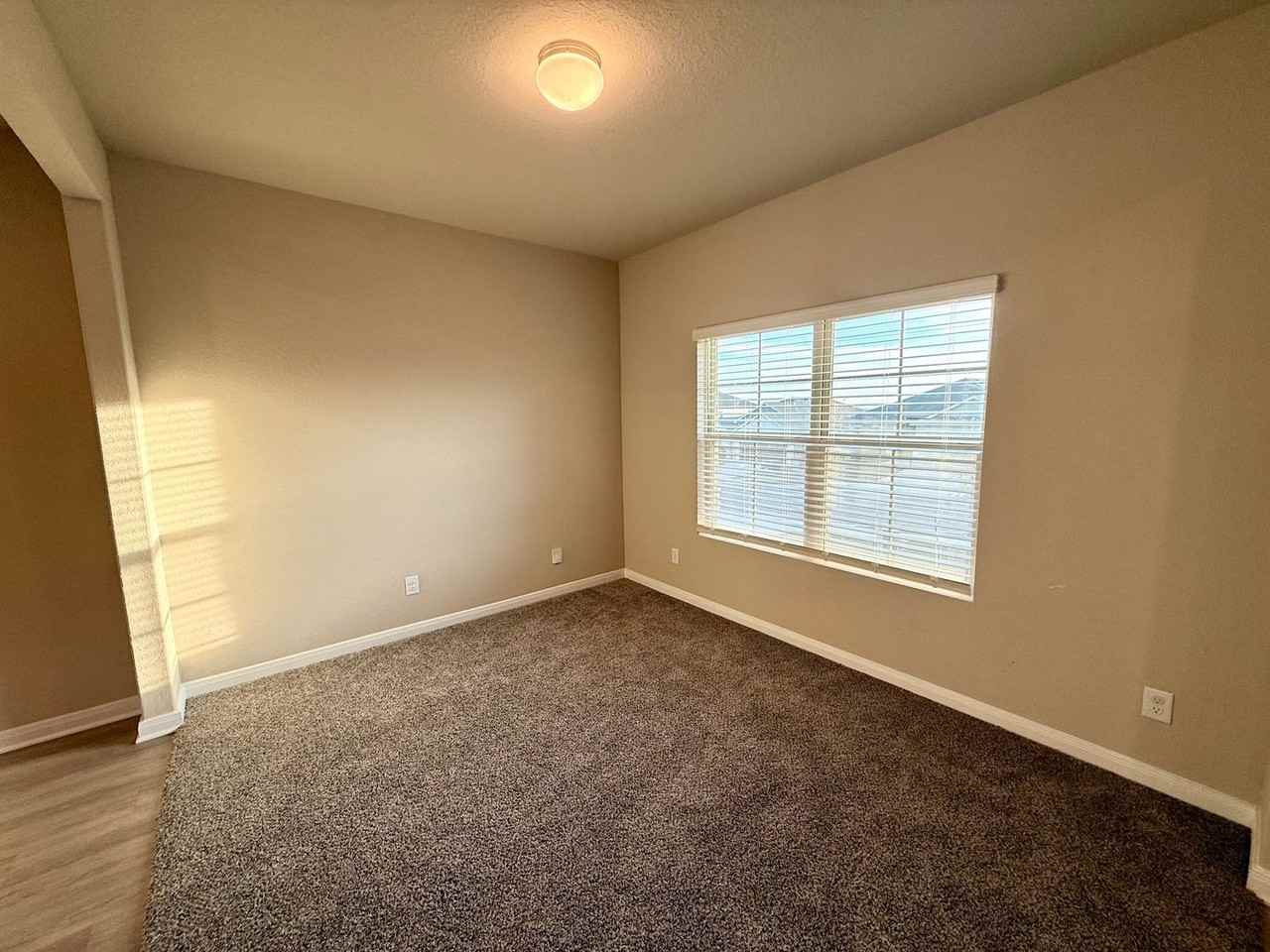 5539 Jade Vly - Photo 6 of 31