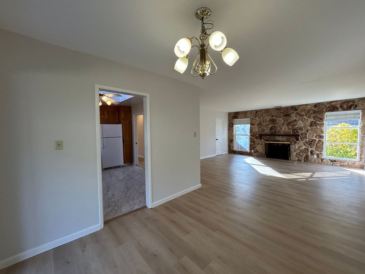 1277 Lindell Dr - Photo 7 of 31