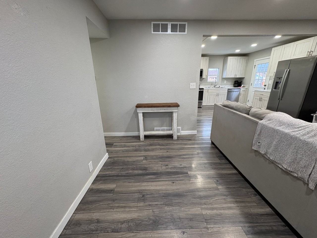 1216 Richards Ave - Photo 4 of 17