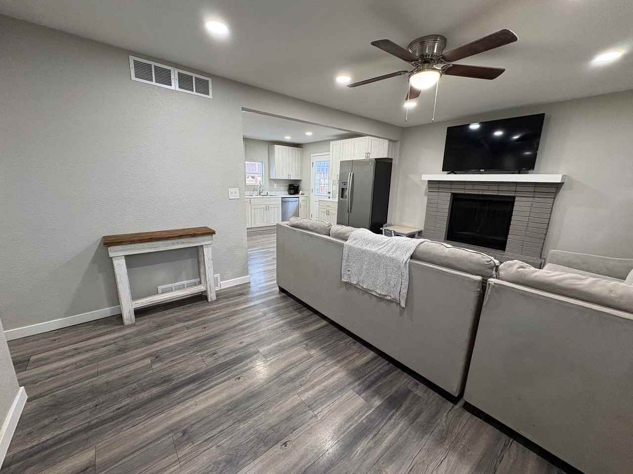 1216 Richards Ave - Photo 5 of 17