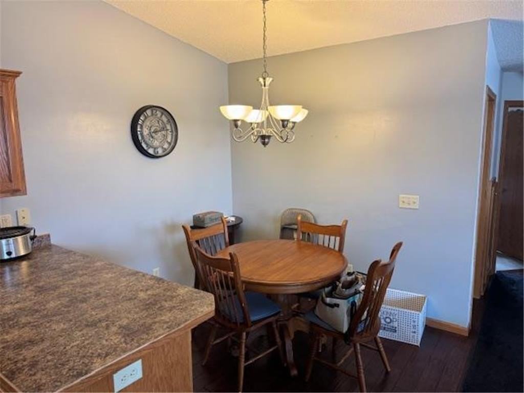 300 21st Ave Sw - Photo 4 of 13