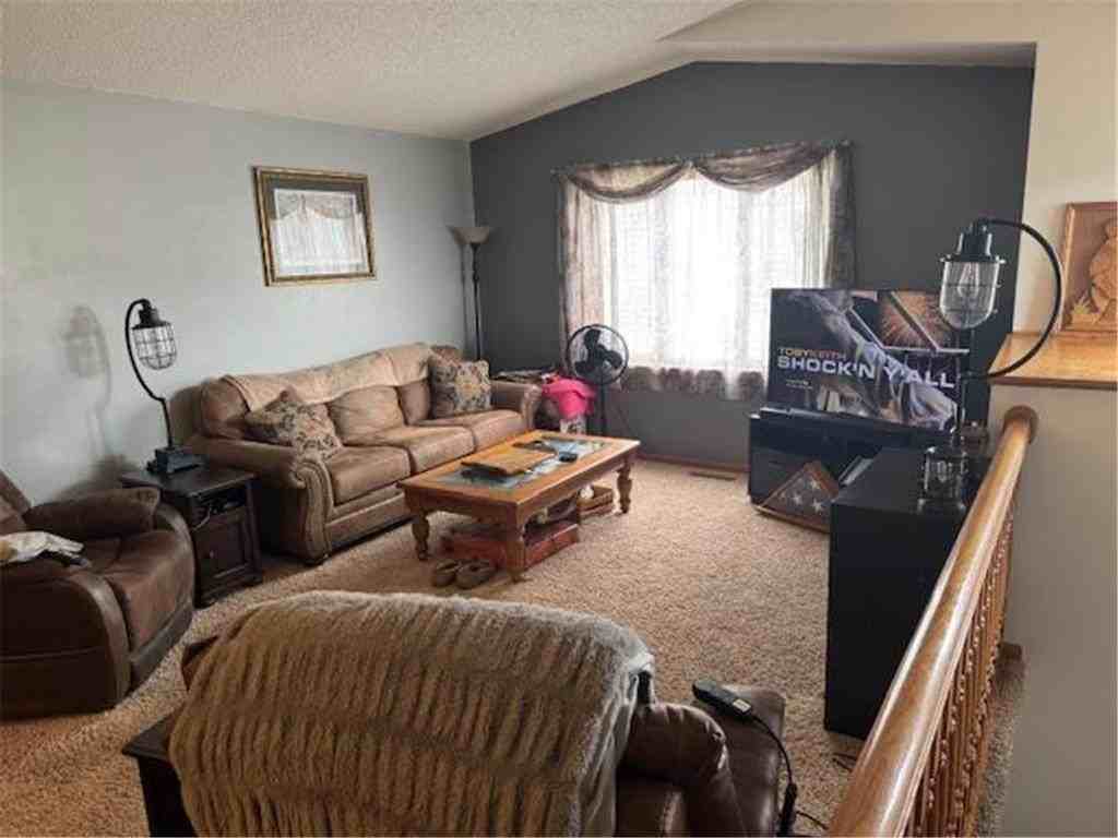 300 21st Ave Sw - Photo 5 of 13