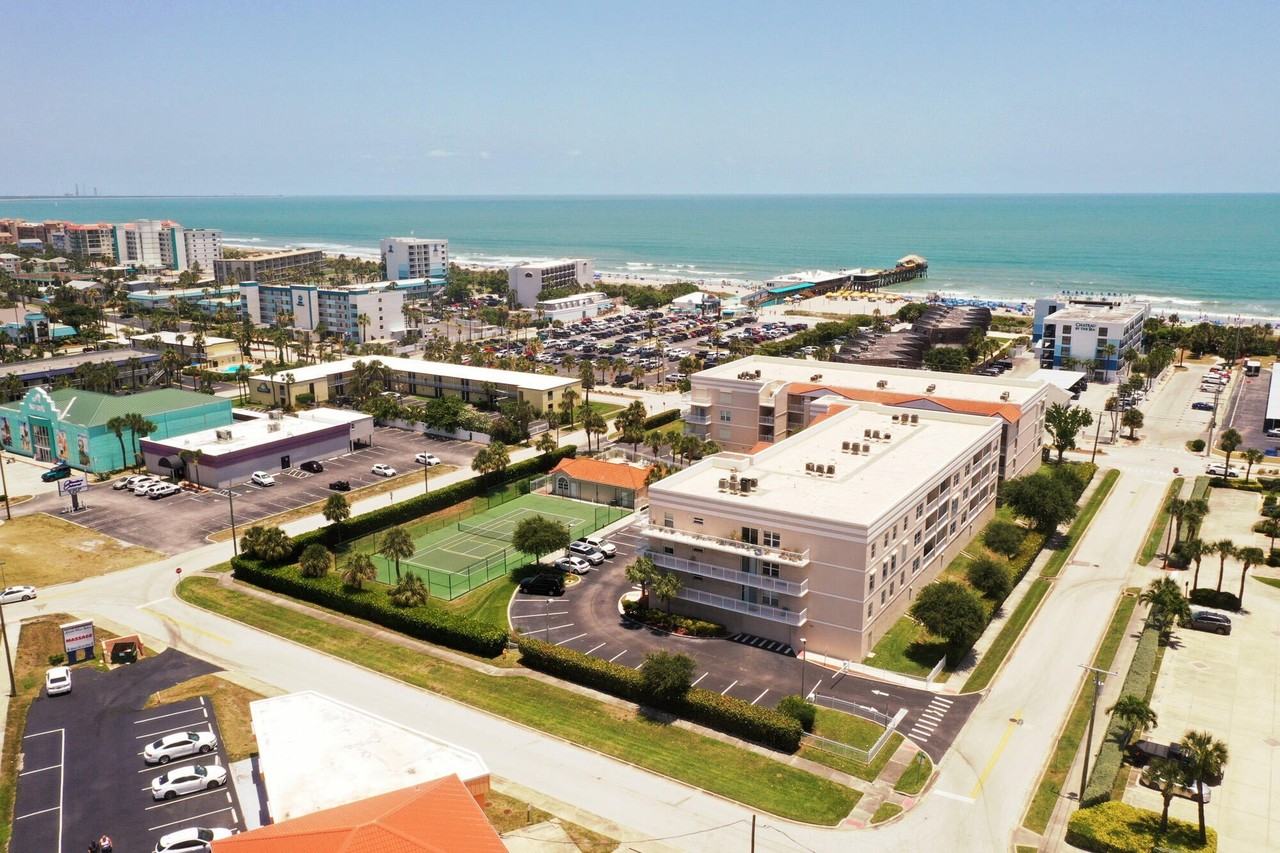 125 Pulsipher Ave Apt 402 #402 - Photo 2 of 34