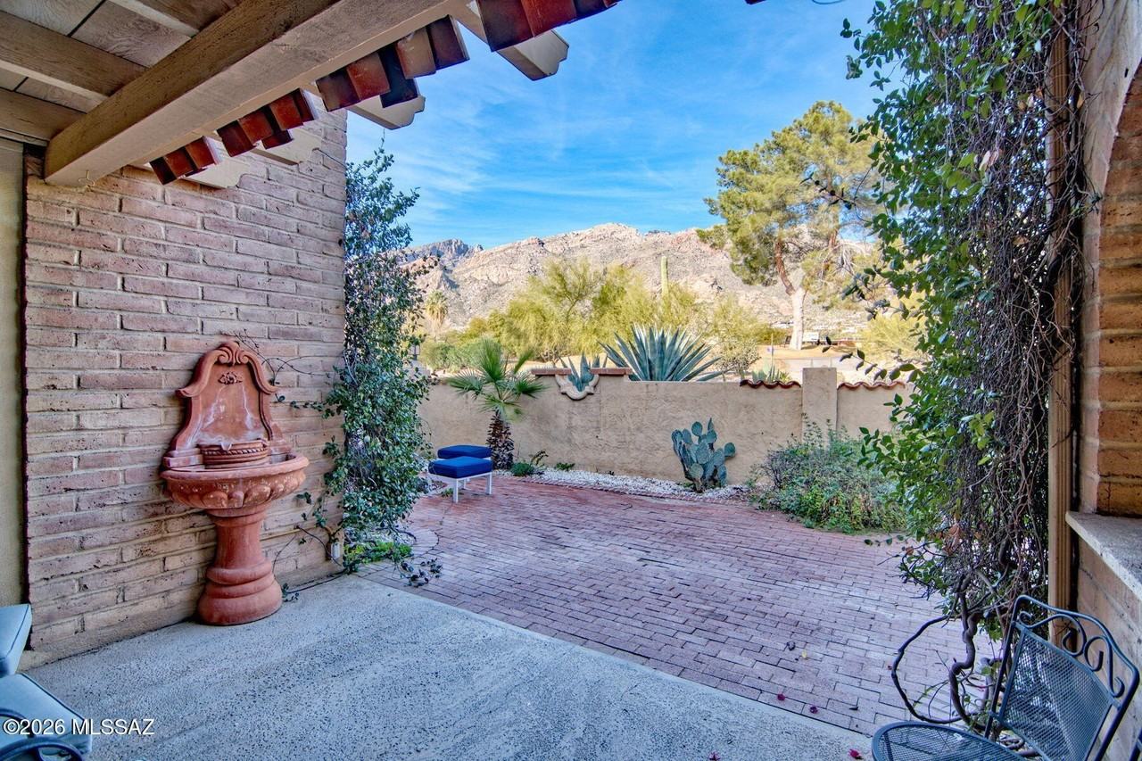 6490 N Val Dosta Dr - Photo 5 of 49