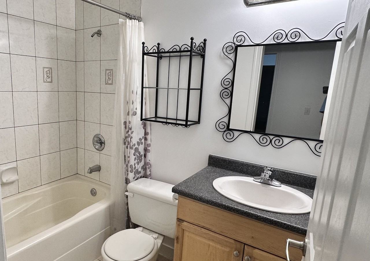 1613 Salal Crescent - Photo 2 of 2