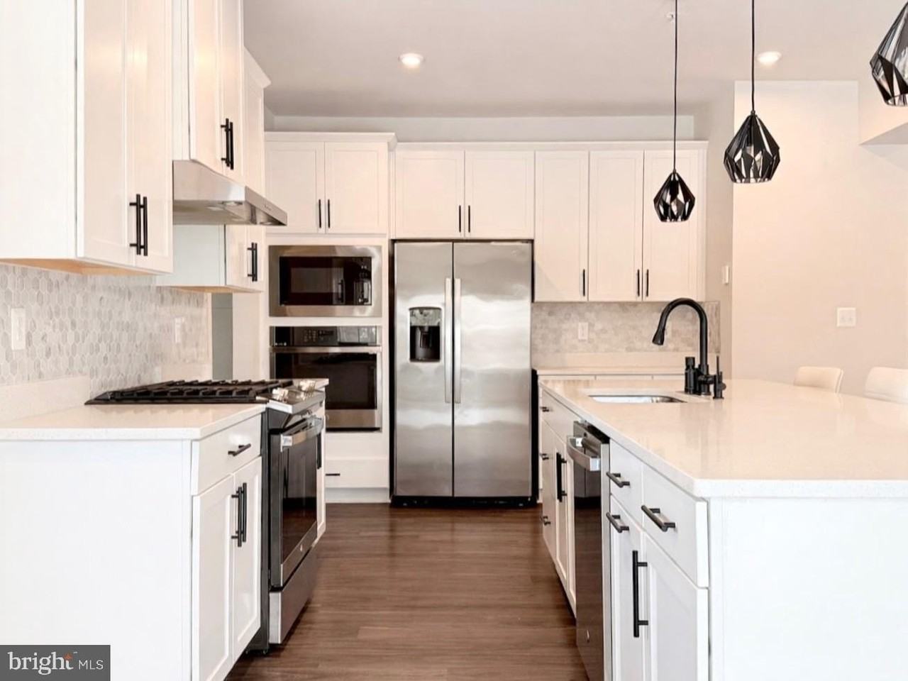 11360 Wheeler Ridge Dr - Photo 5 of 32