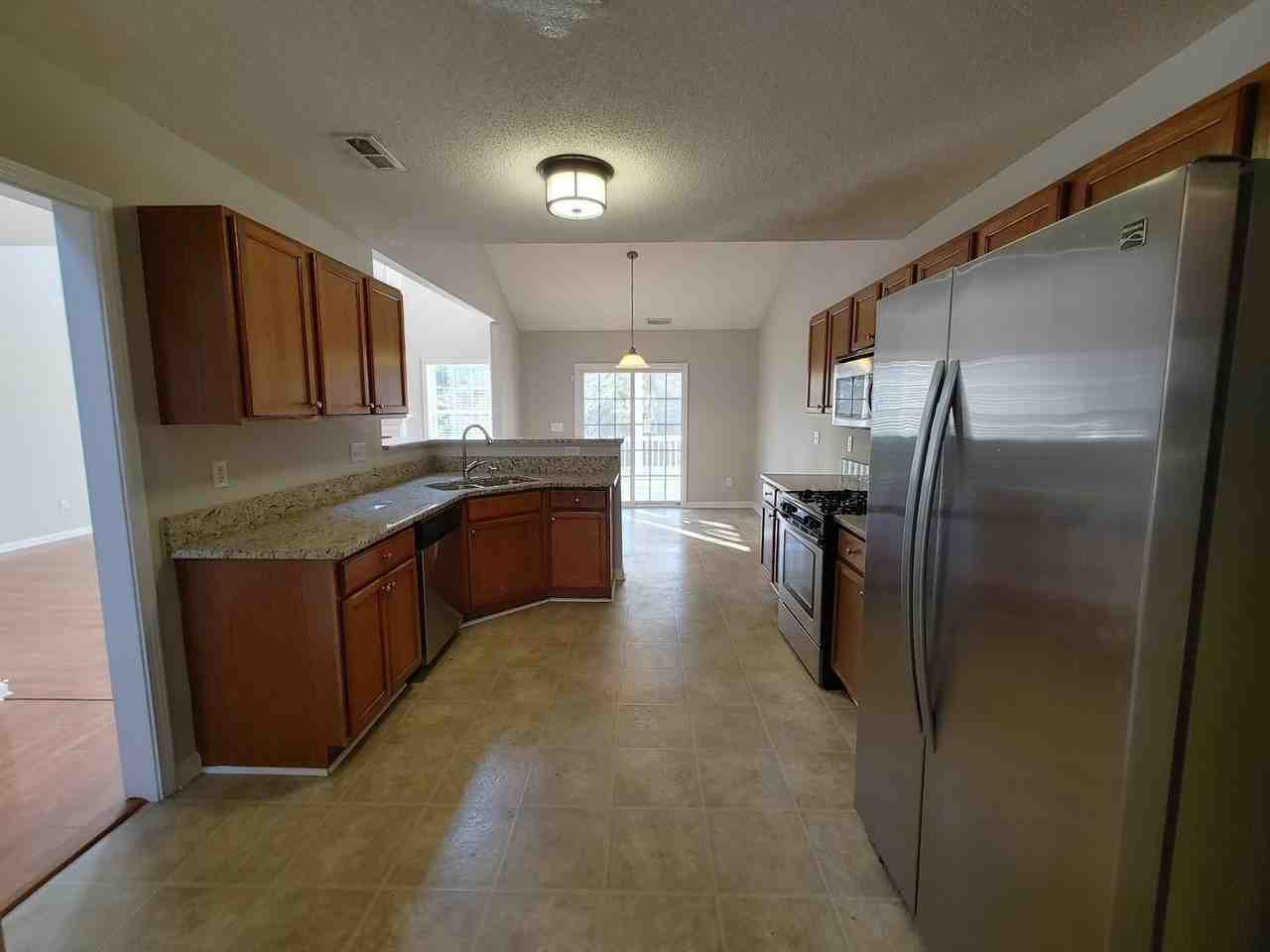 809 Brickstone Dr - Photo 4 of 31