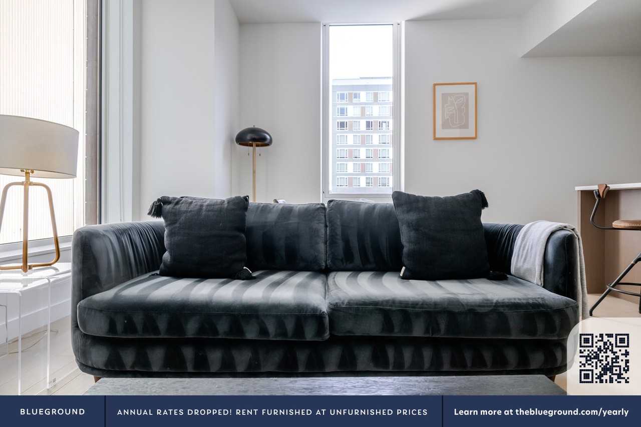 390 Harrison Avenue - Photo 4 of 46