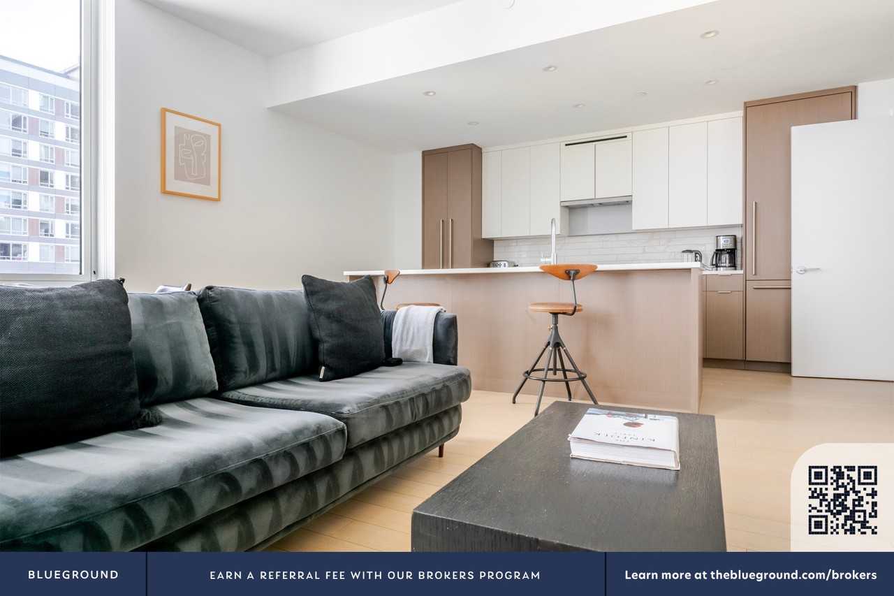 390 Harrison Avenue - Photo 5 of 46