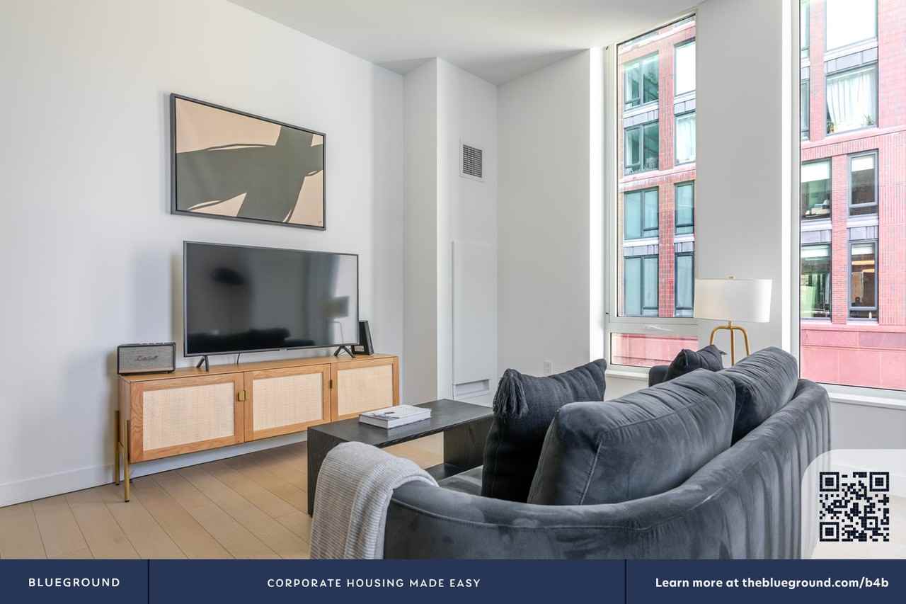 390 Harrison Avenue - Photo 6 of 46