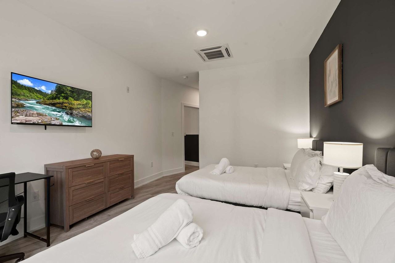 1214 North American Street - Photo 5 of 25