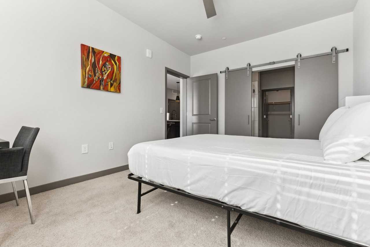 400 N 2nd Ave #1050048P - Photo 6 of 35