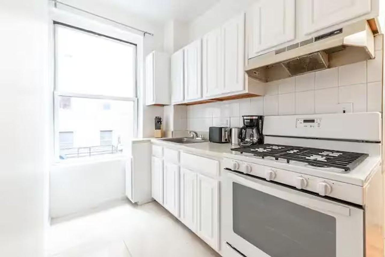 451 9th Ave #1323970P - Photo 7 of 21