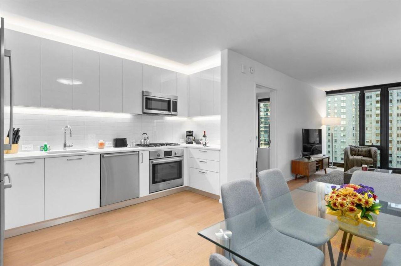 685 1st Ave #1359234P - Photo 7 of 12