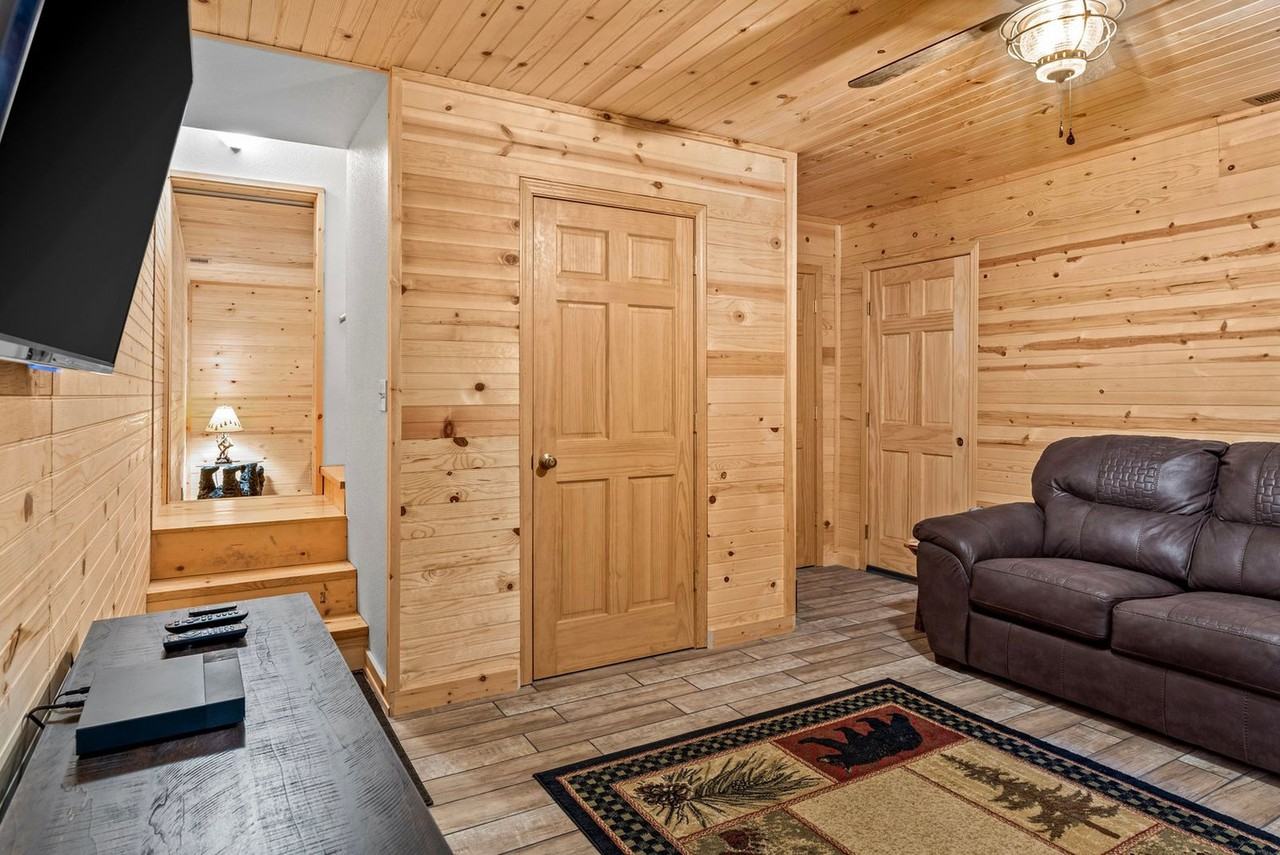 4050 Henson Rd #1302844P - Photo 4 of 48