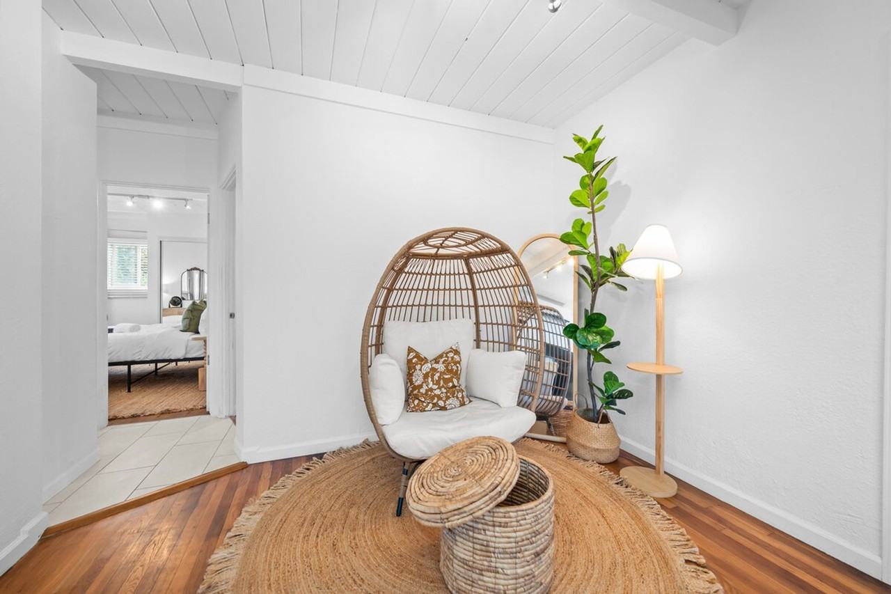 2710 L St #1330860P - Photo 4 of 15