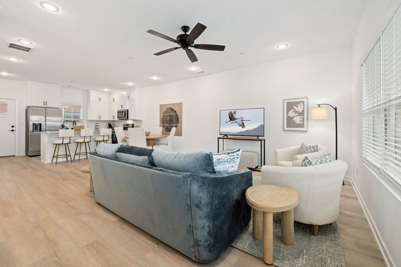 1935 S Garland Ave #1338736P - Photo 3 of 26