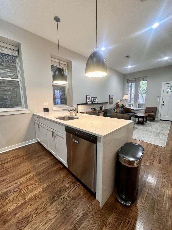 736 N Throop St #1379065P - Photo 5 of 23