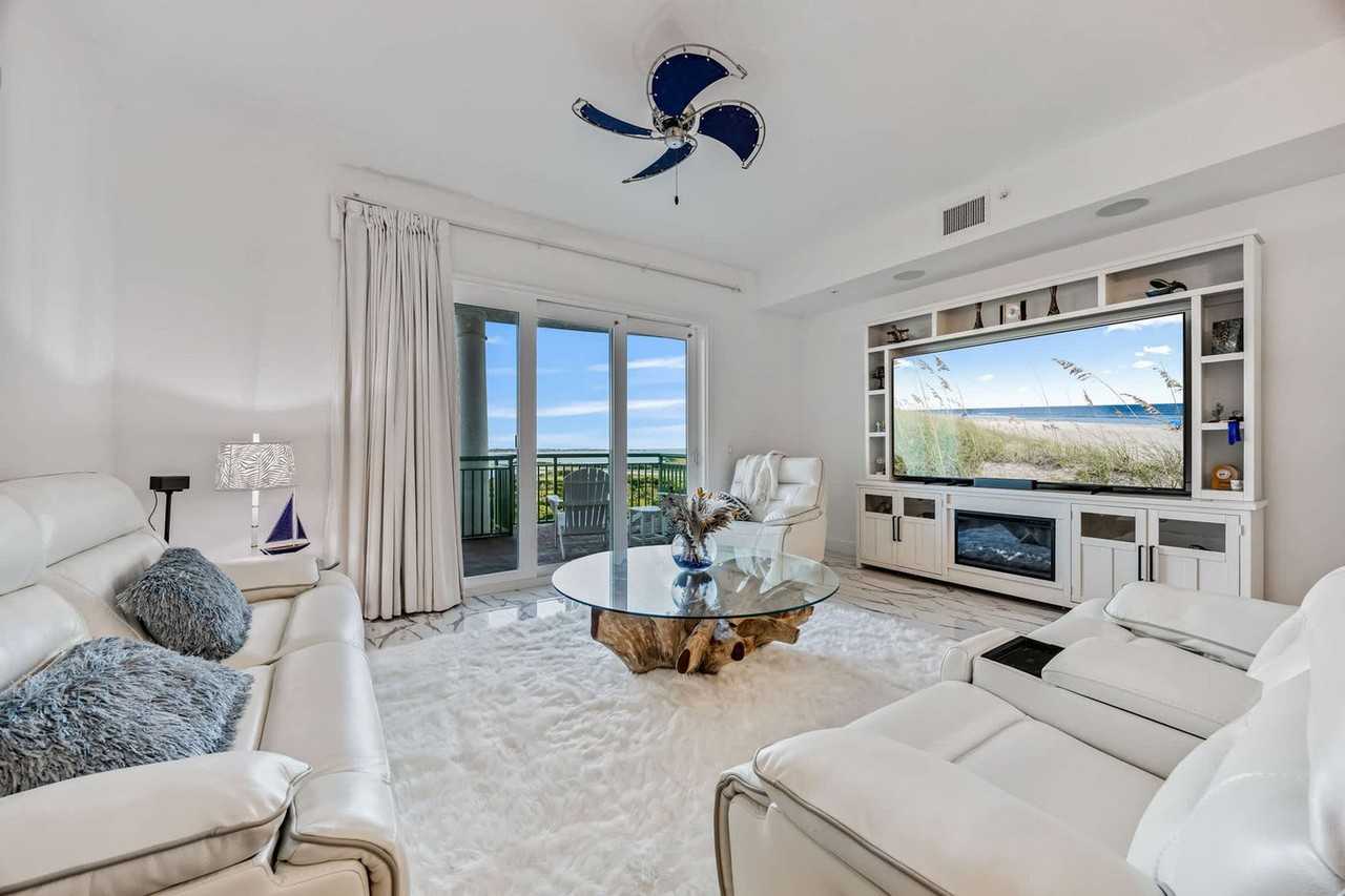 605 Kemp St #1383556P - Photo 2 of 50