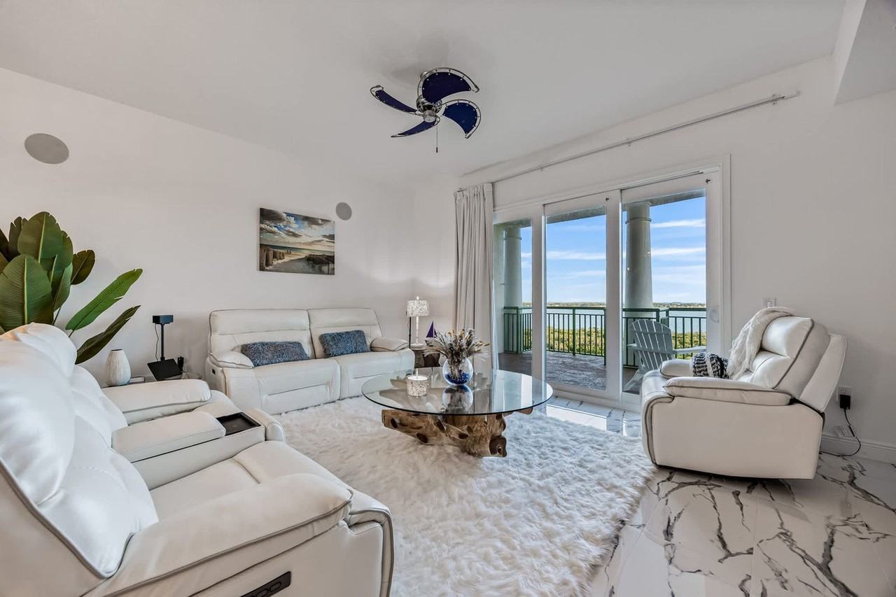 605 Kemp St #1383556P - Photo 3 of 50