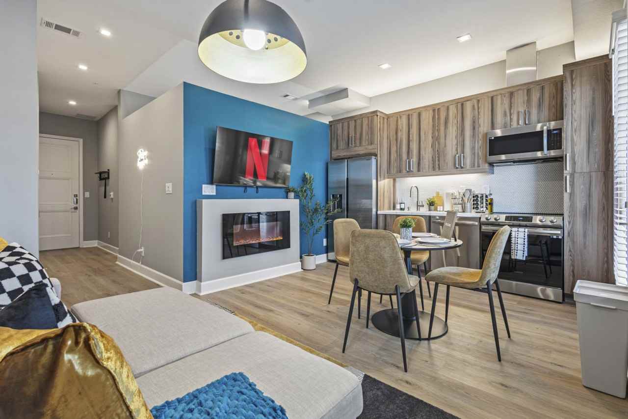 1812 Hickory St #1383539P - Photo 6 of 50