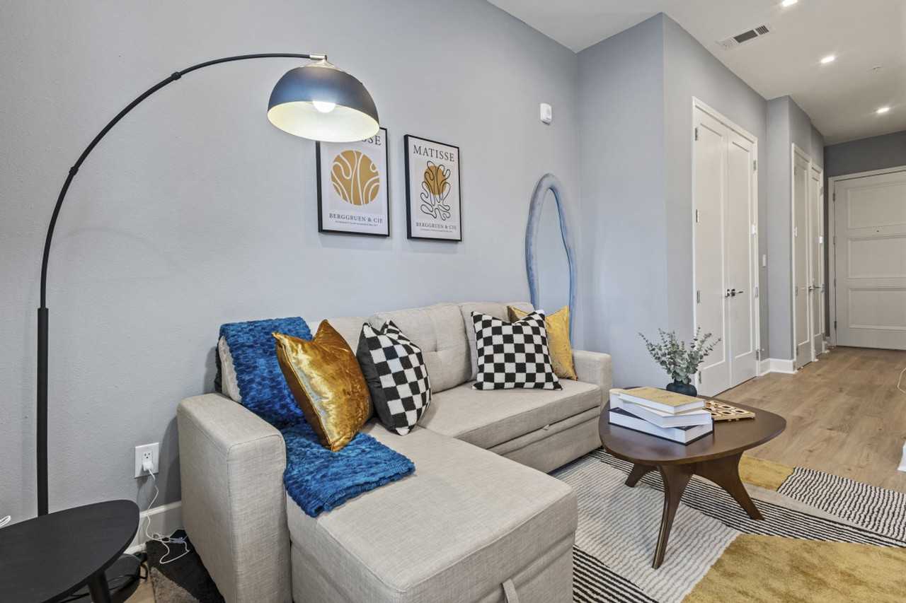 1812 Hickory St #1383539P - Photo 7 of 50