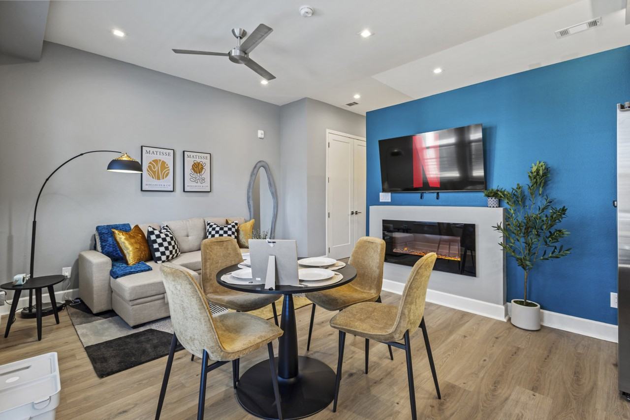 1812 Hickory St #1383539P - Photo 5 of 50