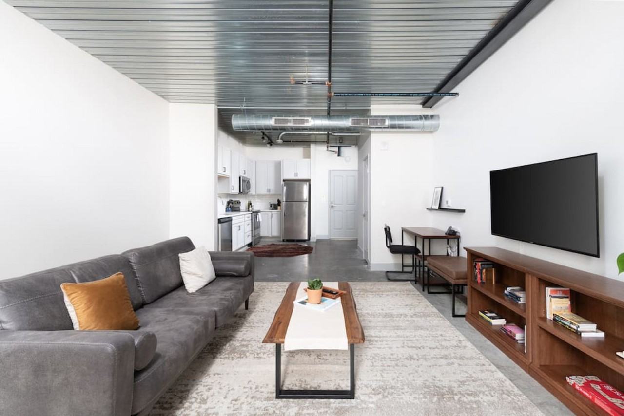 1009 W Juneau Ave #1390080P - Photo 5 of 24