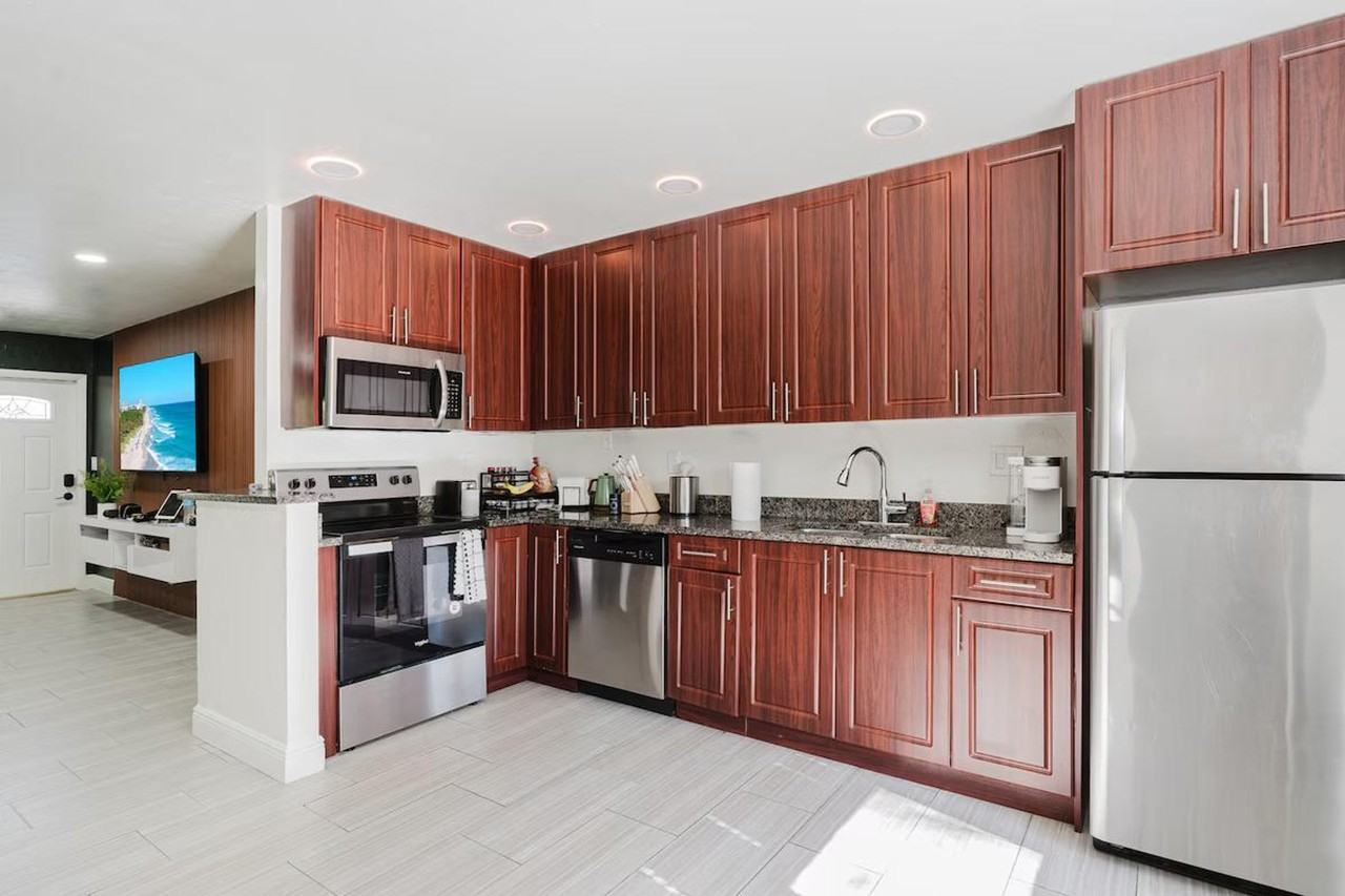 190 Dover St #1424295P - Photo 4 of 28