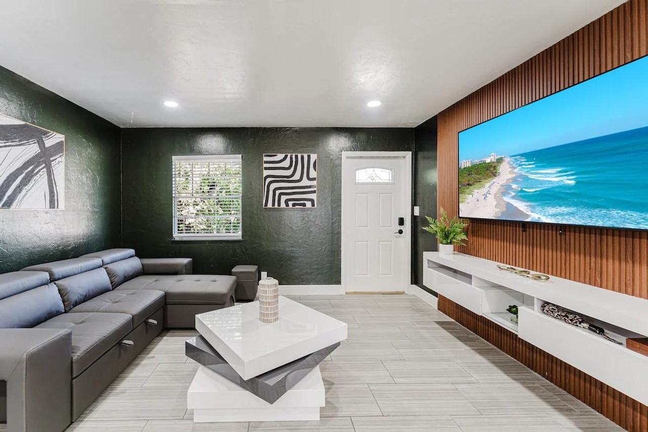 190 Dover St #1424295P - Photo 5 of 28