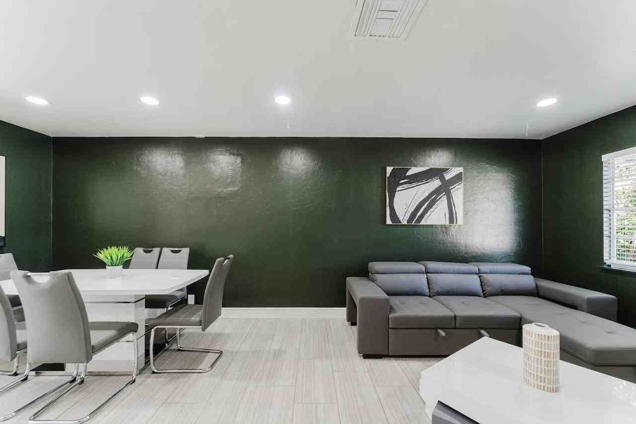 190 Dover St #1424295P - Photo 7 of 28