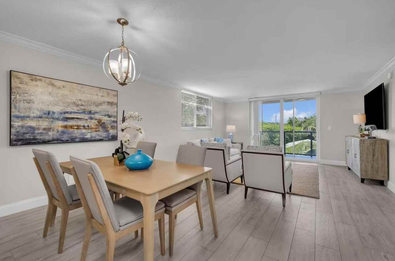 502 Ne Wavecrest Way #1424315P - Photo 4 of 32